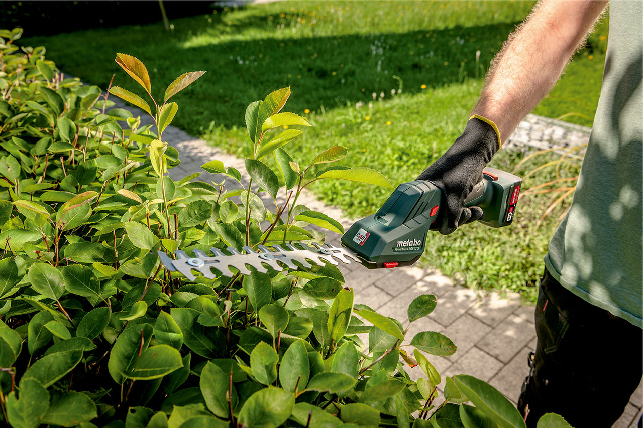 New cordless shrub and grass shears and cordless backpack sprayer | Metabo  Power Tools